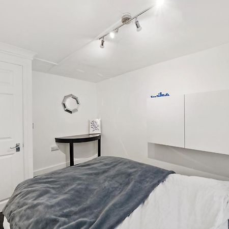 Modern One Bedroom Apartments In Brighton Ngoại thất bức ảnh