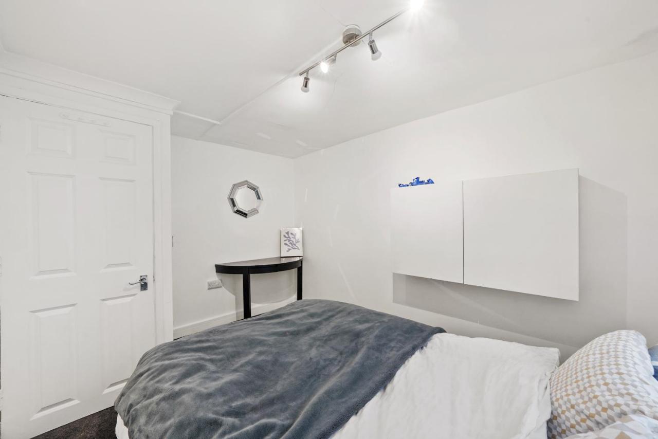 Modern One Bedroom Apartments In Brighton Ngoại thất bức ảnh